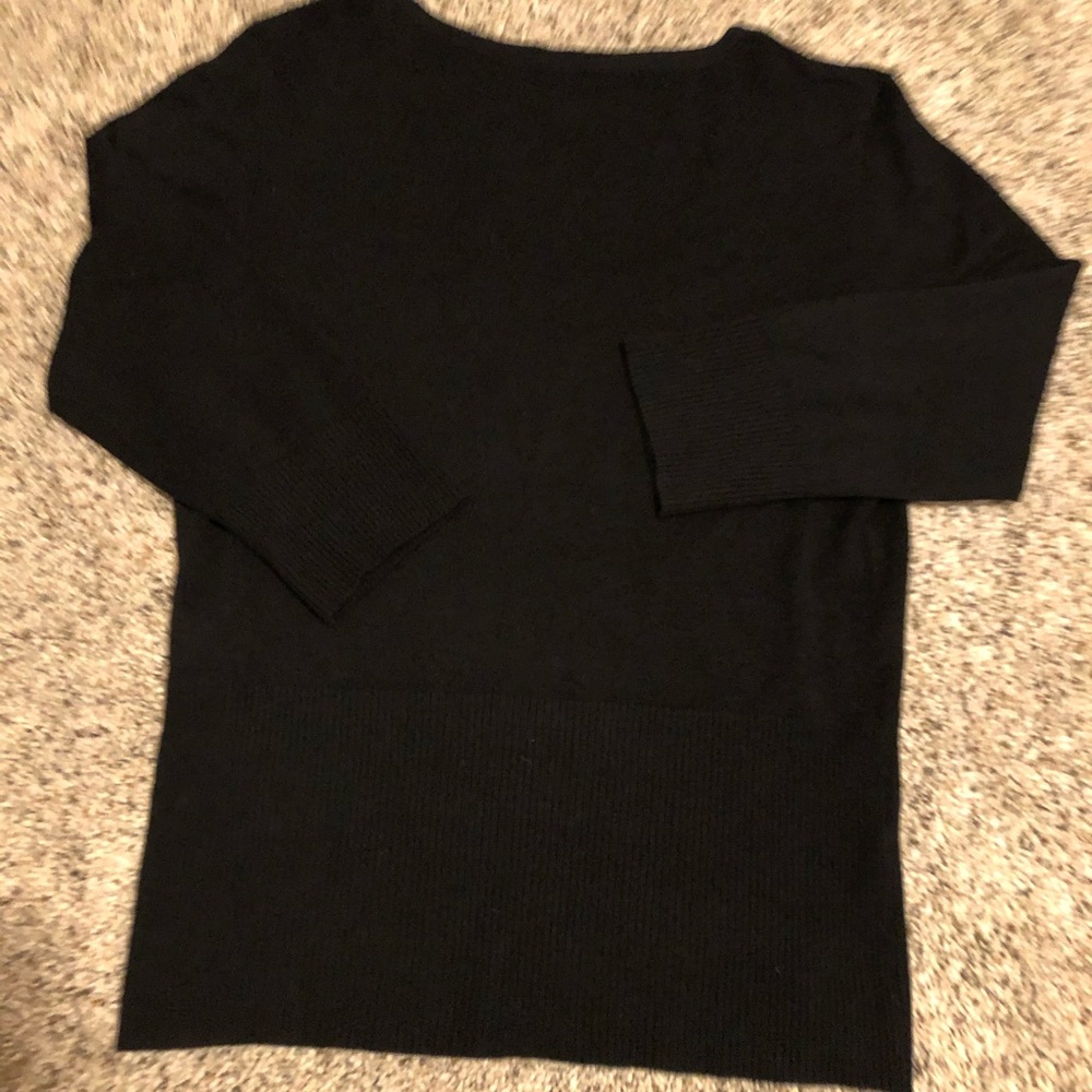 Women’s Sweater - Picture 3 of 3